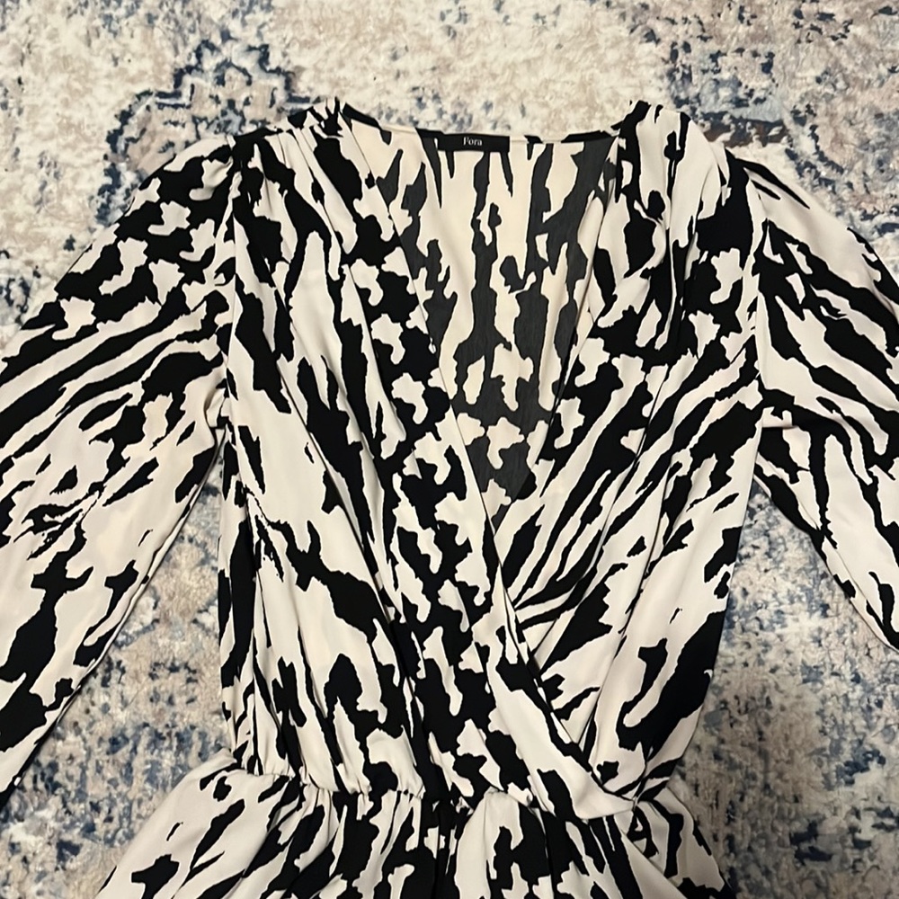 Romper - Picture 2 of 6